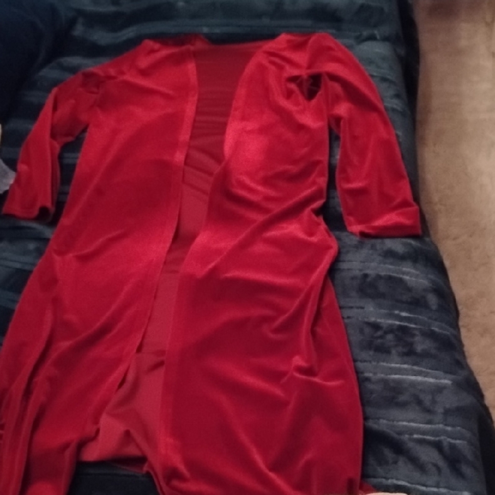 Elegant Red Long Sleeve Robe